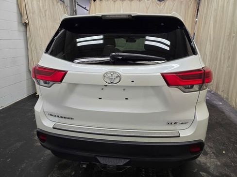 Used 2019 Toyota Highlander XLE image 7