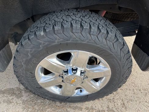 Used 2022 Chevrolet Silverado 2500 LTZ w/ LTZ Convenience Package image 5