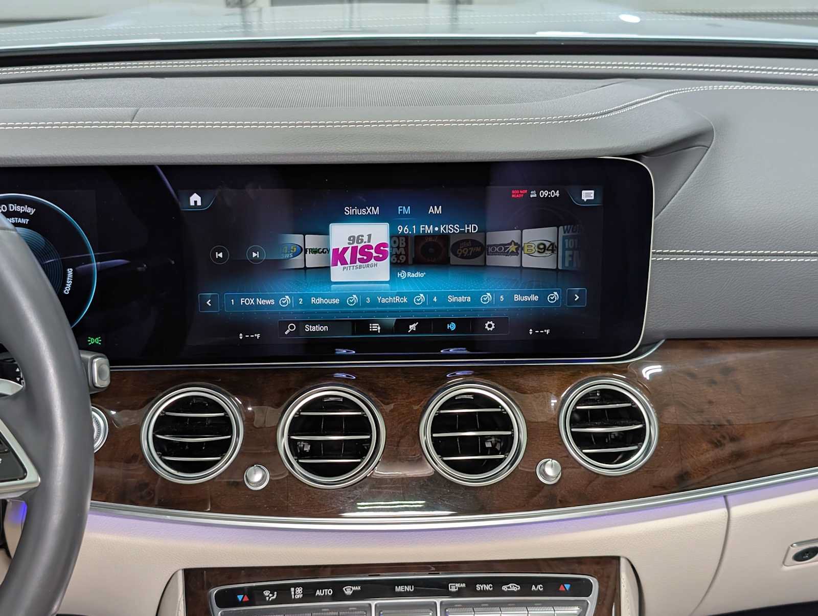 Certified 2022 Mercedes-Benz E 350 4MATIC Sedan image 19