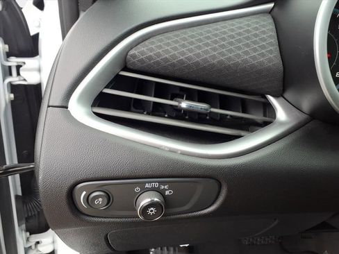 Used 2023 Chevrolet Malibu LT image 16