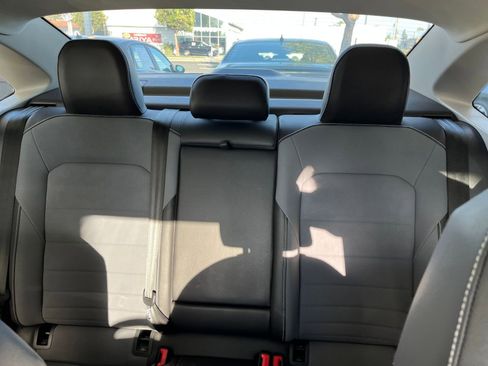 Used 2025 Volkswagen Jetta SE image 38