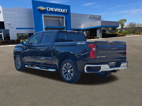 Used 2024 Chevrolet Silverado 1500 LT AWD/4WD image 25