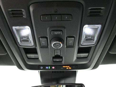 Used 2023 Chevrolet Tahoe Premier AWD/4WD image 31