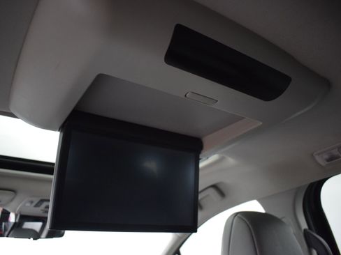 Used 2024 Toyota Sienna Limited AWD/4WD image 16