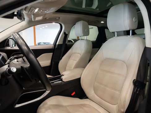 Used 2019 Jaguar F-PACE Prestige AWD/4WD image 7