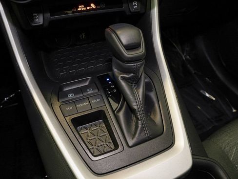 Used 2025 Toyota RAV4 XLE image 15