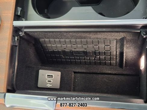 New 2026 Lincoln Navigator L Black Label AWD/4WD image 18