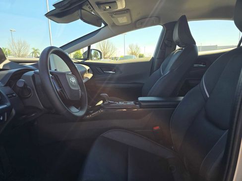 Used 2025 Toyota Prius XLE image 21
