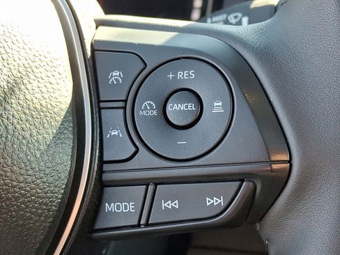 Certified 2025 Toyota Corolla SE image 23