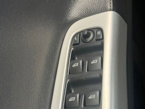 Used 2011 Volvo S40 T5 w/ Preferred Pkg FWD image 16