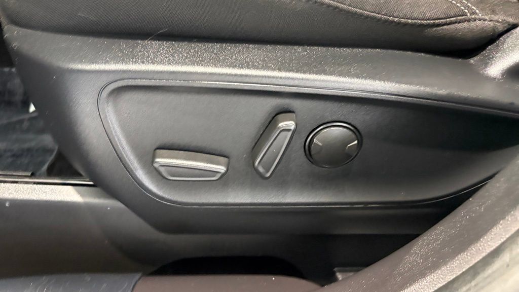 Certified 2024 Ford Escape Active AWD/4WD image 15