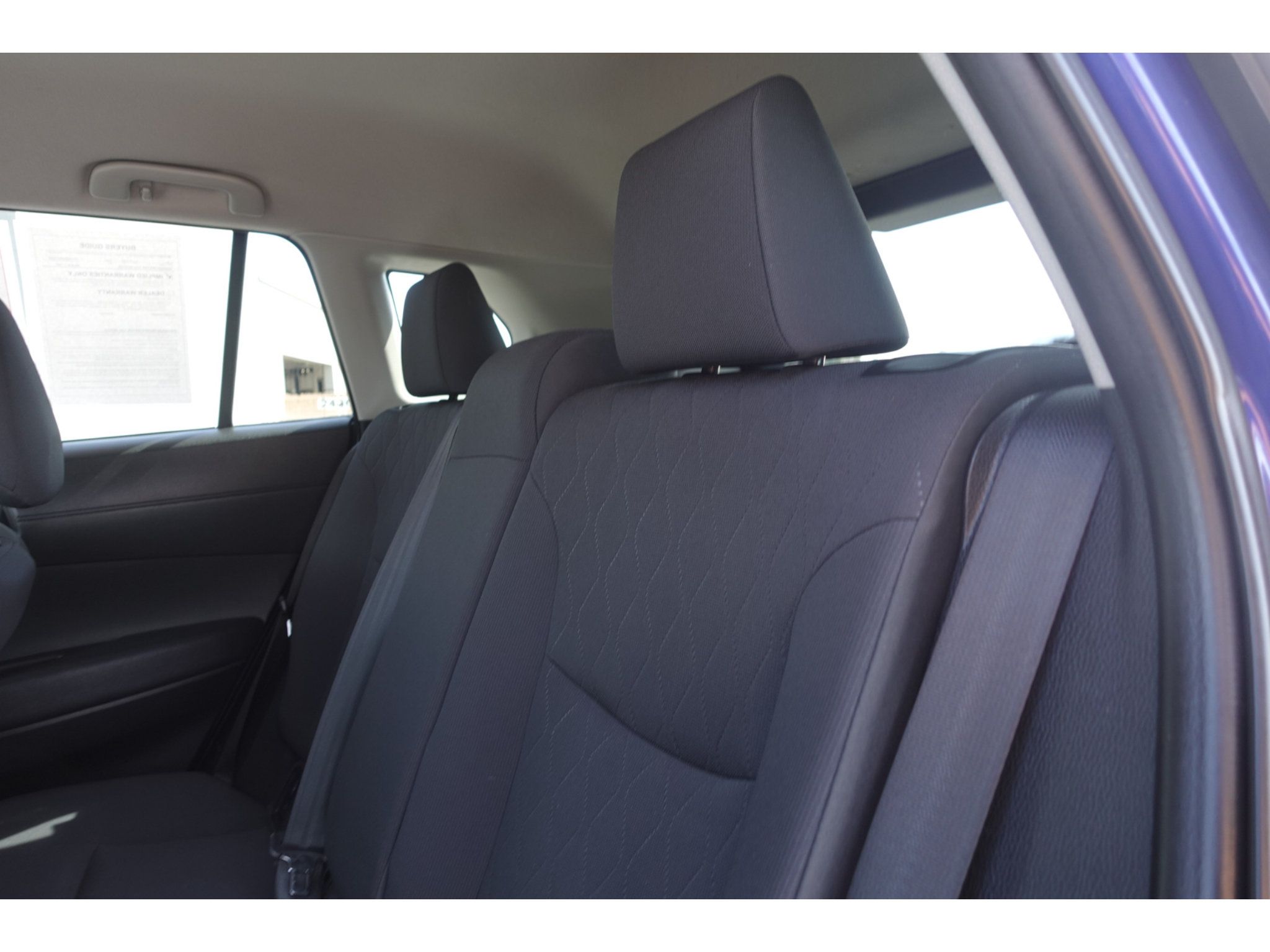 Used 2022 Toyota Corolla Cross LE AWD/4WD image 21