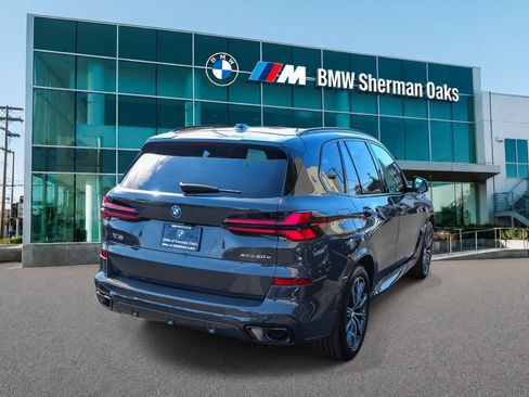 Used 2024 BMW X5 xDrive50e w/ M Sport Package AWD/4WD image 4