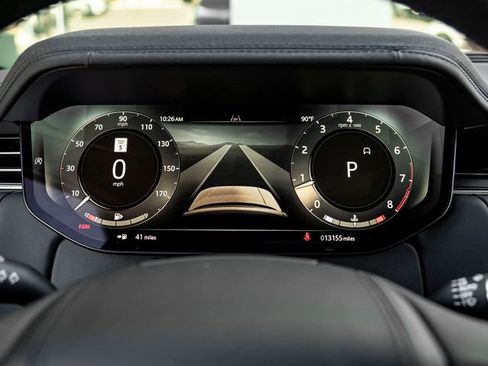 Used 2024 Land Rover Range Rover SE image 17