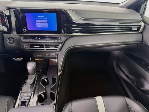 Used 2025 Toyota Camry SE w/ Convenience Package FWD image 28