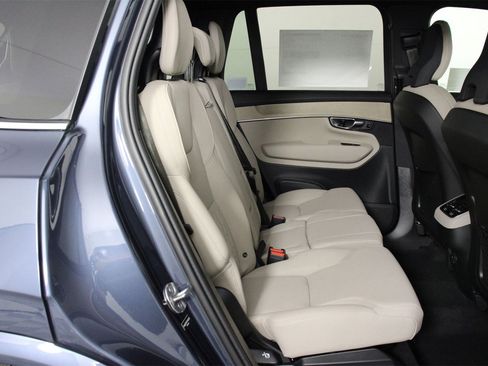 New 2026 Volvo XC90 B6 Plus w/ Protection Package Premier image 11