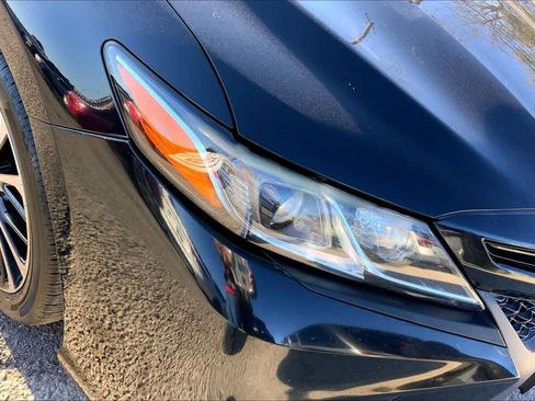 Used 2019 Toyota Camry SE image 28