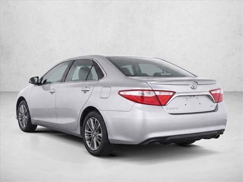 Certified 2017 Toyota Camry SE FWD image 5