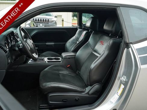 Used 2014 Dodge Challenger R/T RWD image 7