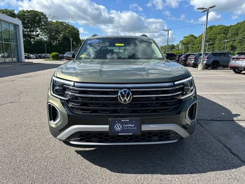 Certified 2024 Volkswagen Atlas Peak Edition SE AWD/4WD image 2
