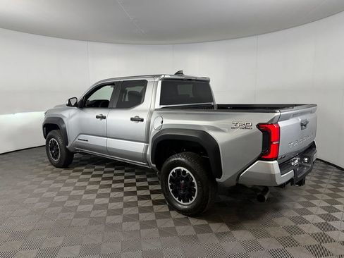 Used 2024 Toyota Tacoma TRD Off-Road AWD/4WD image 9