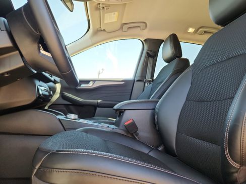 Used 2026 Ford Escape SE FWD image 11