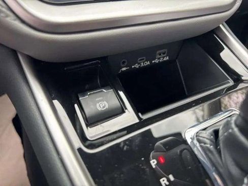 New 2025 Subaru Legacy Limited image 11