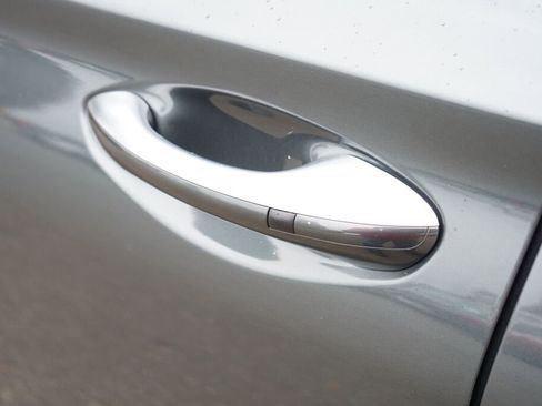 Used 2019 Hyundai Santa Fe Limited image 9