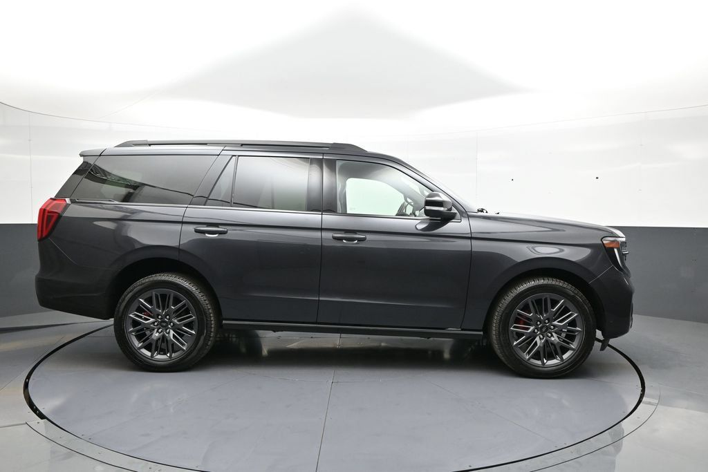 Used 2025 Ford Expedition Platinum w/ Stealth Performance Package AWD/4WD image 5