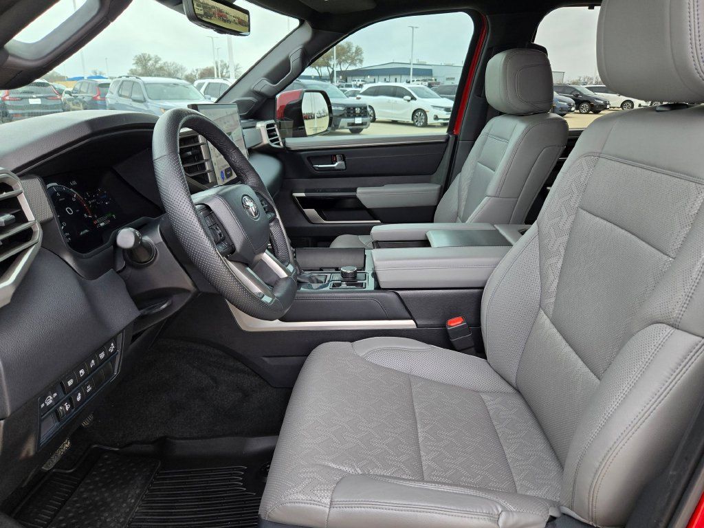 Used 2025 Toyota Sequoia Limited w/ Tow Technology Package AWD/4WD image 9
