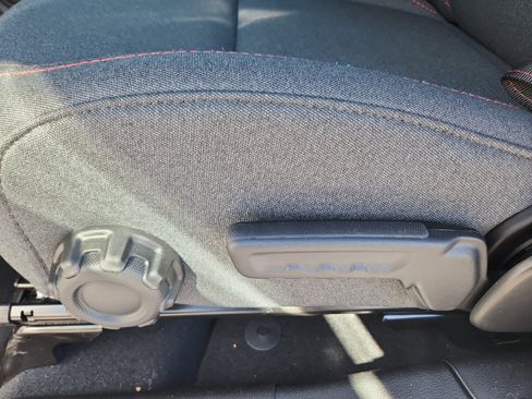 New 2025 Jeep Wrangler Unlimited Rubicon w/ Technology Group image 15