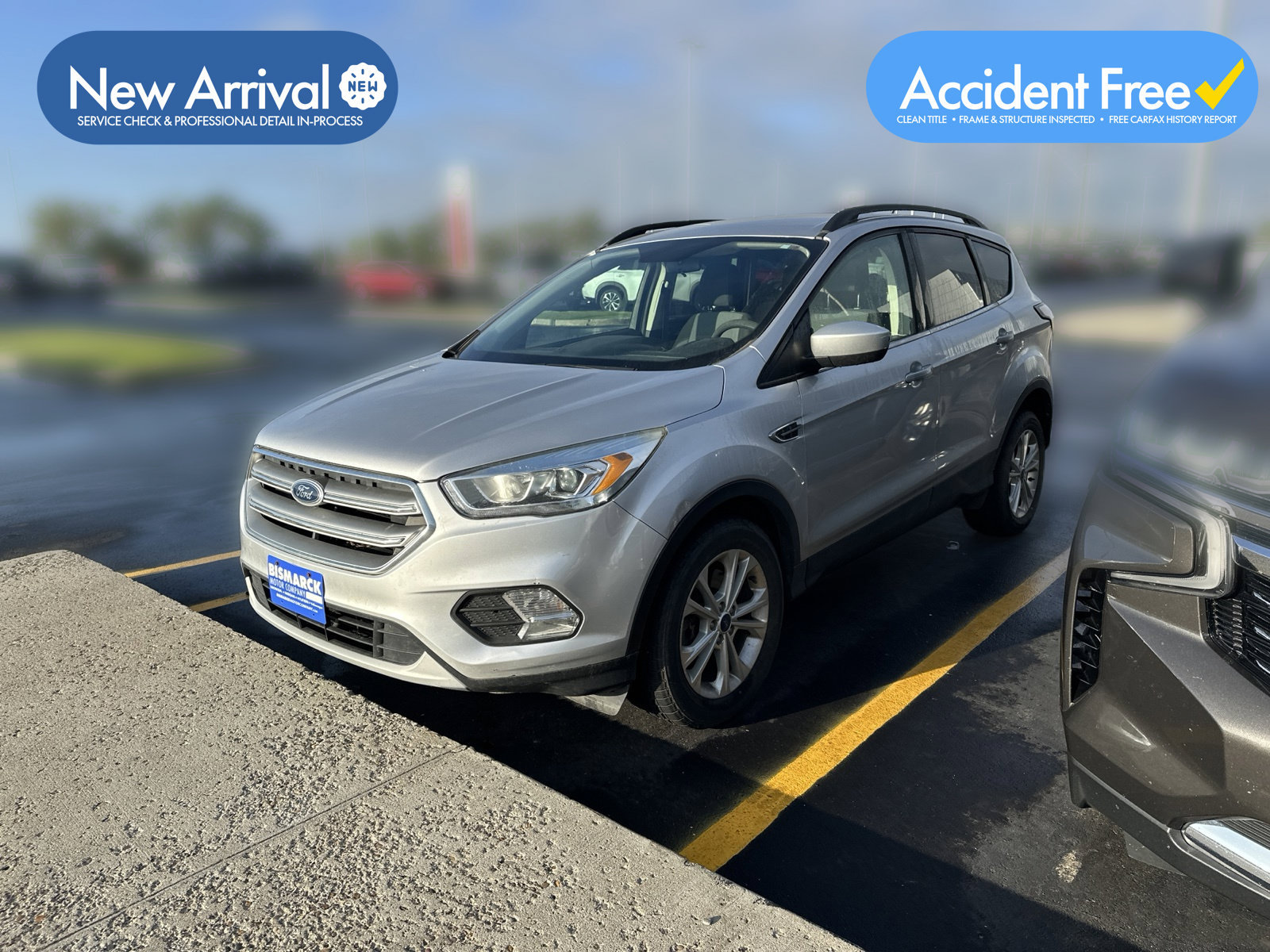 Used 2017 Ford Escape SE w/ Equipment Group 201A AWD/4WD image 1