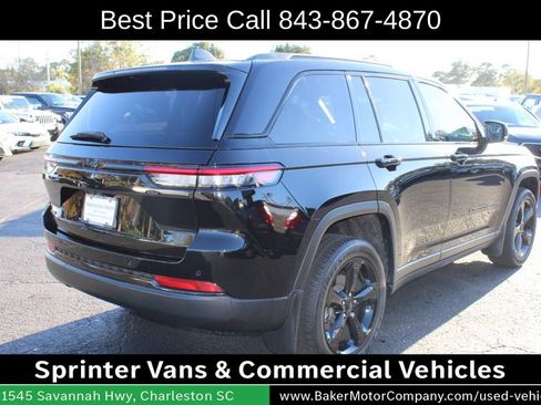 Used 2023 Jeep Grand Cherokee Altitude AWD/4WD image 8