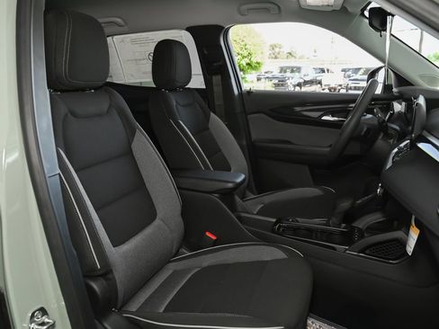 New 2026 Chevrolet TrailBlazer LT FWD image 33