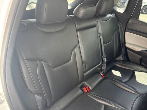 Used 2025 Jeep Compass Limited AWD/4WD image 29
