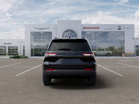 New 2025 Jeep Grand Cherokee Limited w/ Luxury Tech Group II AWD/4WD image 8