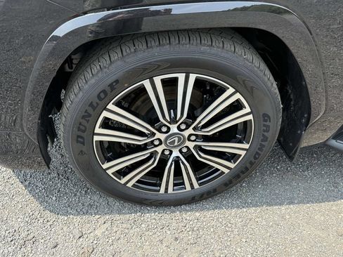 Used 2025 Lexus LX 700h Luxury AWD/4WD image 7