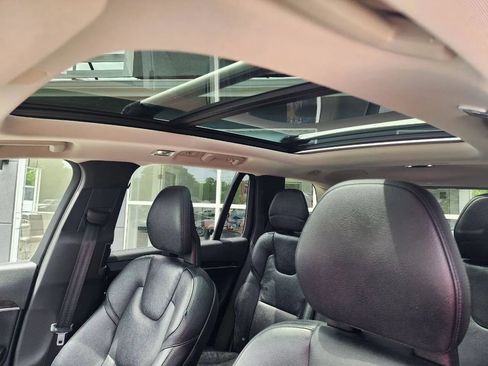 Used 2016 Volvo XC90 T6 Momentum w/ Momentum Plus Package AWD/4WD image 24