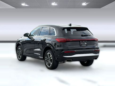 Used 2025 Audi Q5 Premium w/ Convenience Package AWD/4WD image 3