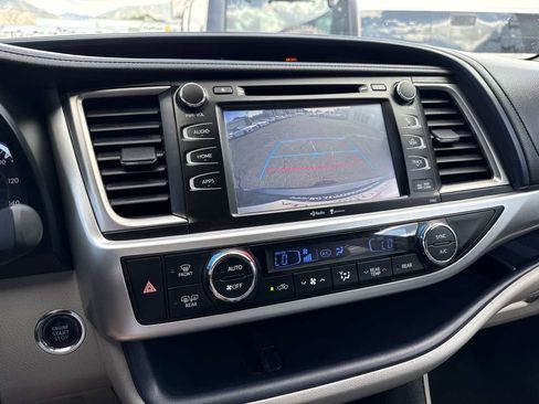 Used 2015 Toyota Highlander XLE AWD/4WD image 31
