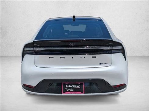 New 2026 Toyota Prius Plug-In Hybrid FWD image 8
