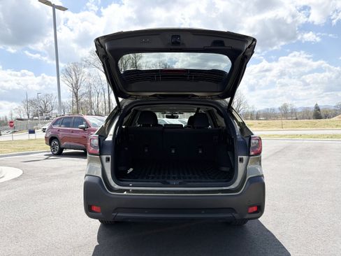 Certified 2025 Subaru Outback Onyx Edition AWD/4WD image 11
