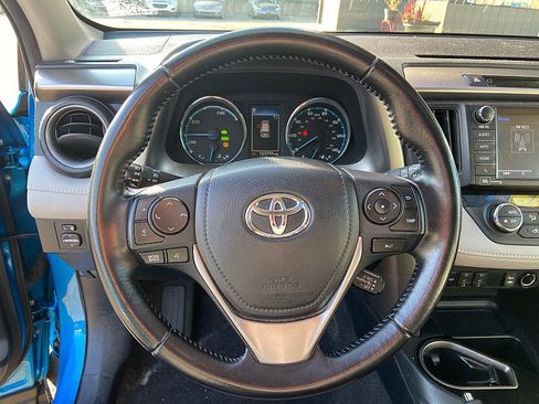 Used 2016 Toyota RAV4 Limited image 13