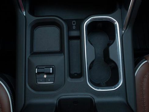 Used 2025 GMC Sierra 2500 Denali Ultimate image 27