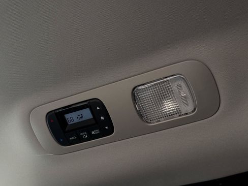 Used 2025 Honda Odyssey Touring image 32