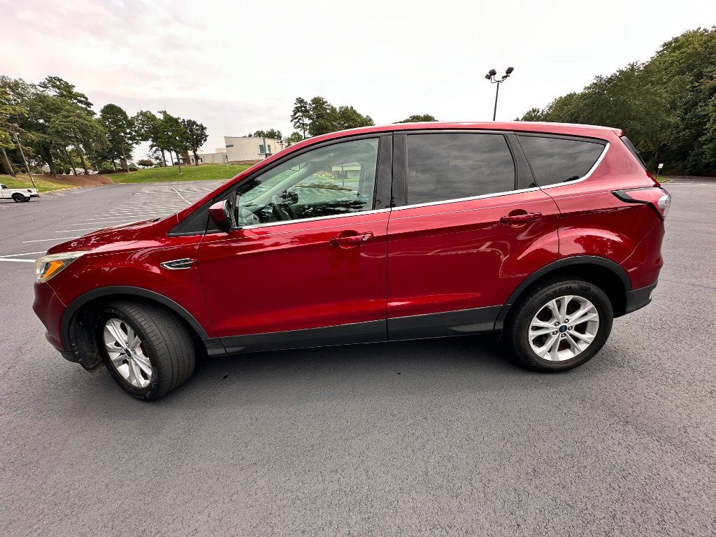 Used 2017 Ford Escape SE FWD image 6