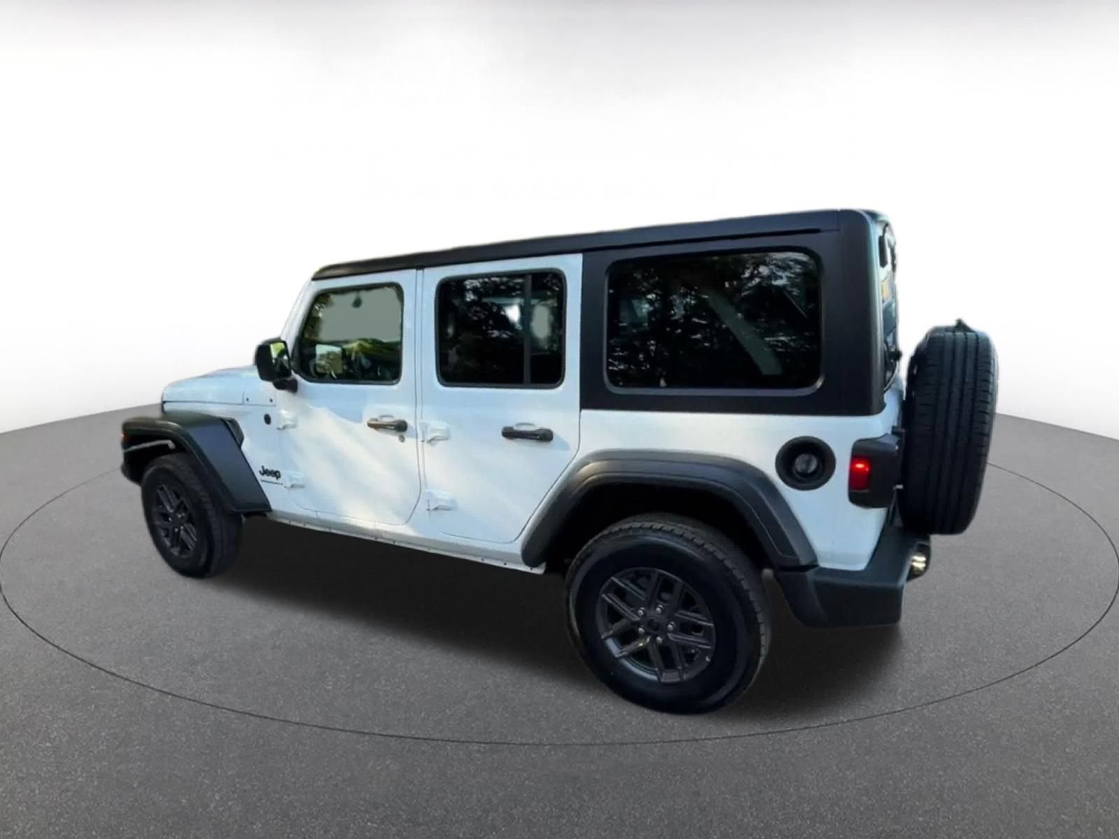 Used 2025 Jeep Wrangler Unlimited Sport AWD/4WD image 8