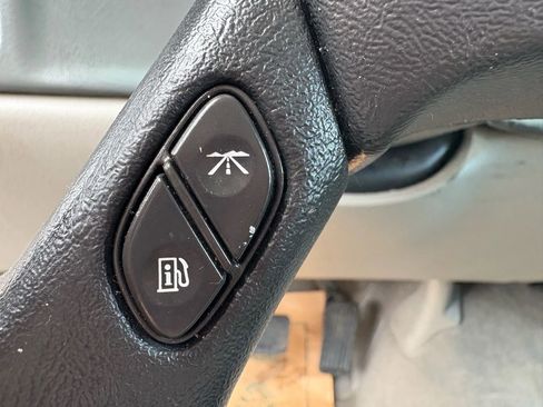 Used 2005 Chevrolet Avalanche Z71 w/ Preferred Equipment Group image 24