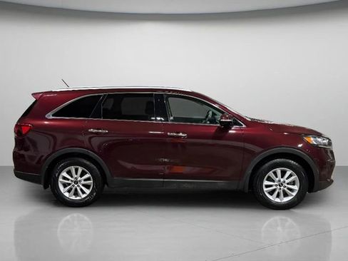 Used 2020 Kia Sorento LX w/ LX I4 Convenience Package image 2