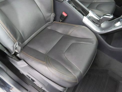 Used 2017 Volvo XC60 T6 Dynamic w/ Preferred Option Package image 38